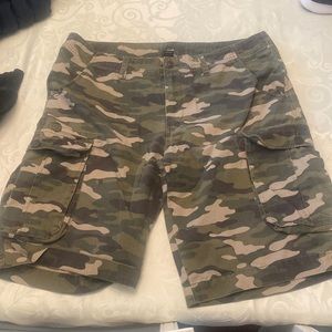 True religion camo shorts size 38